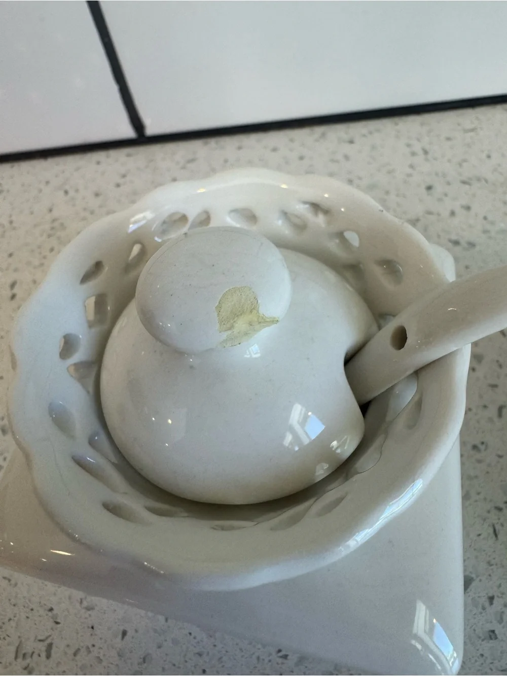 THL White Ceramic Sugar Bowl & Creamer Set - Picture 4 of 6